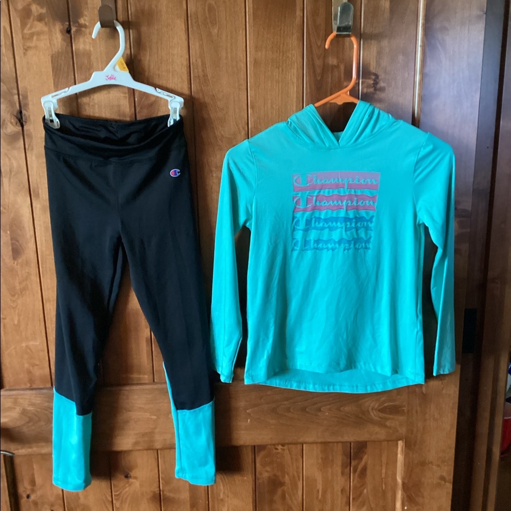 Girls size 7/8 Champion 2 piece jogger set